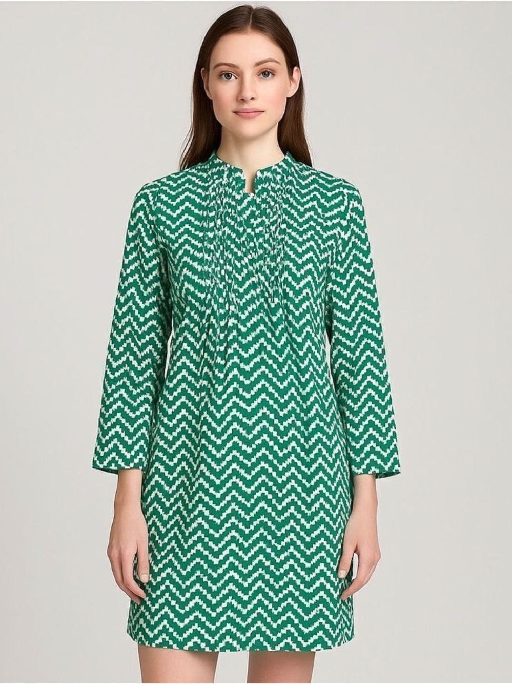 GAP chevron pattern tunic 3/4 long sleeves and a split neckline.